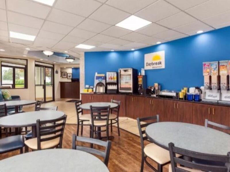 Hotel Days By Wyndham Roanoke Rapids