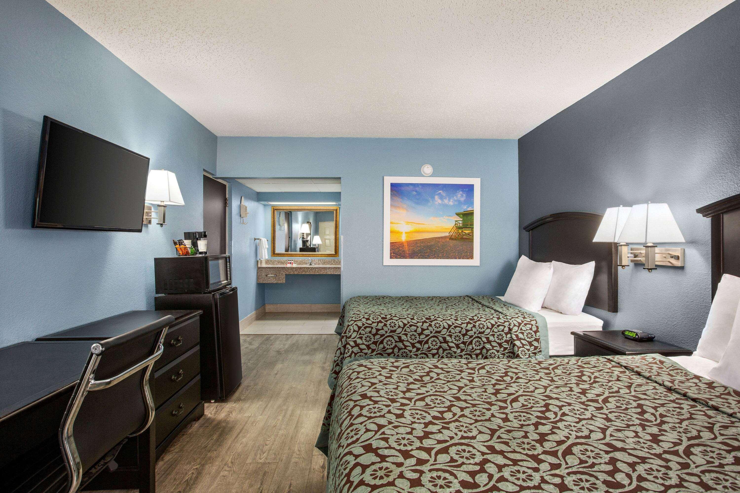 Hotel Days By Wyndham Roanoke Rapids