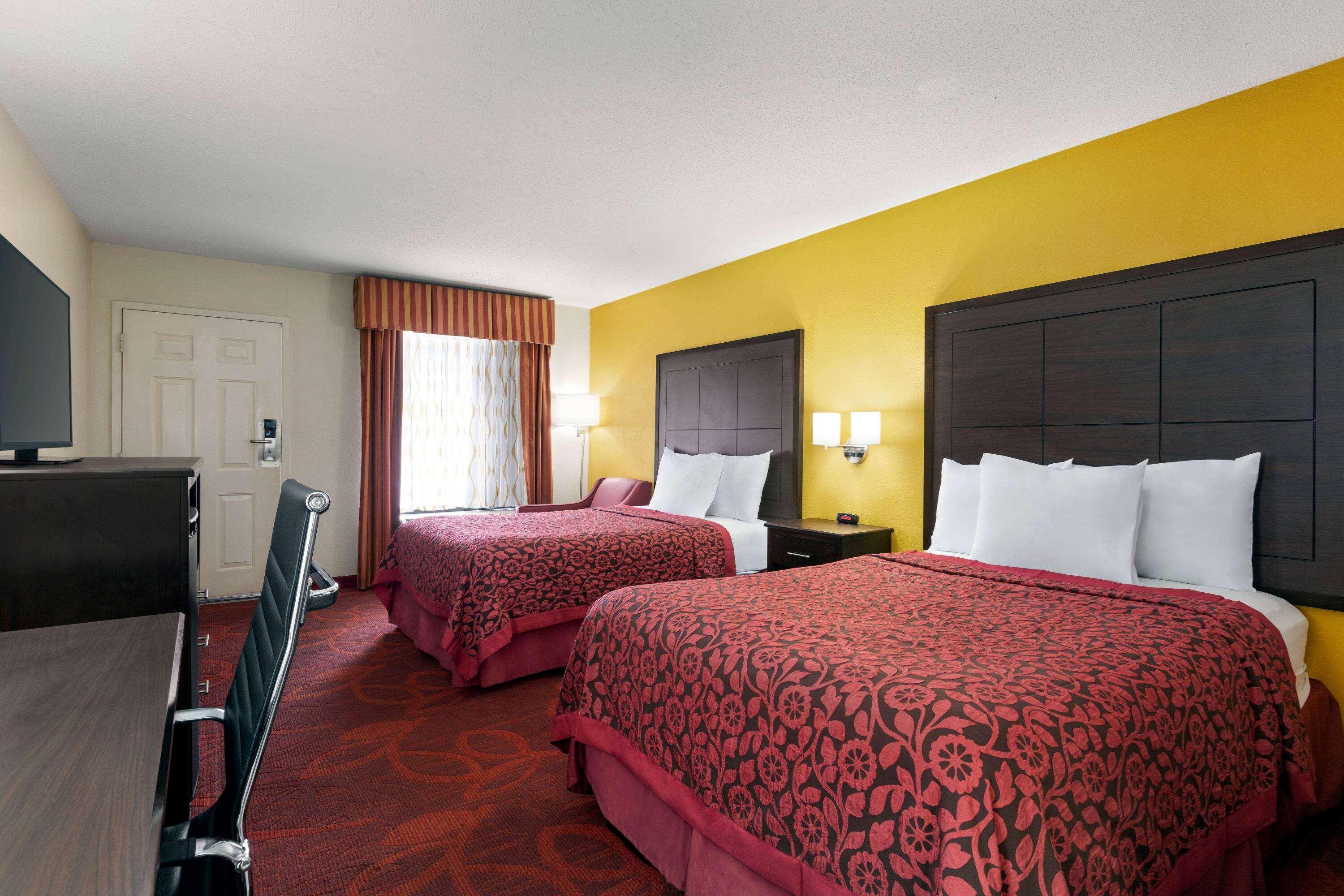 Hotel Days By Wyndham Roanoke Rapids