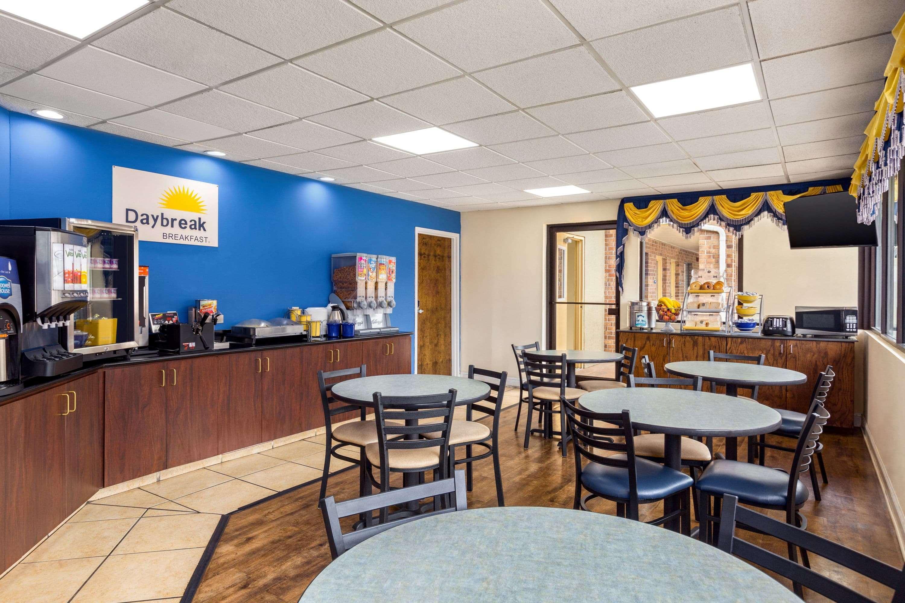 Hotel Days By Wyndham Roanoke Rapids