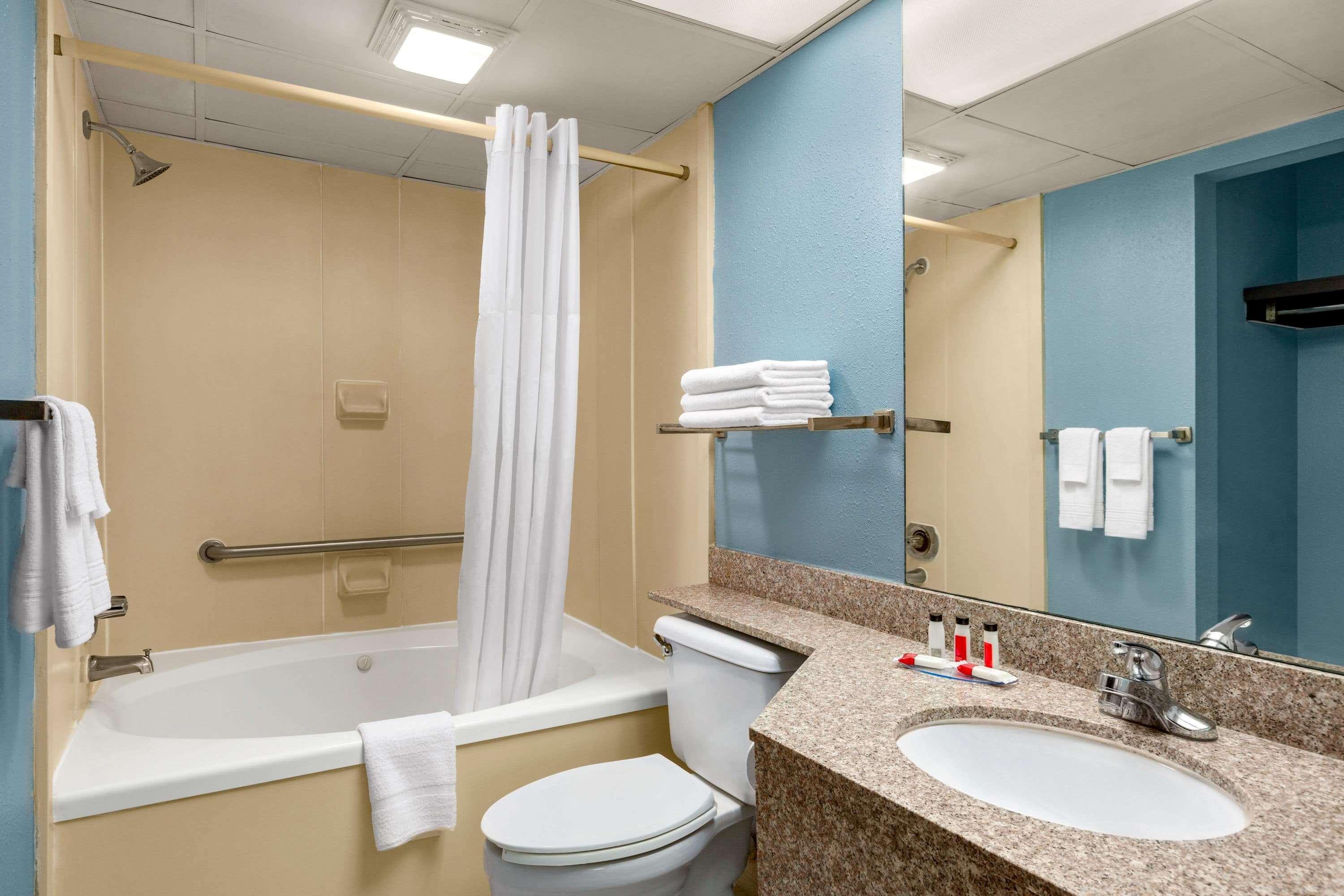 Days By Wyndham Roanoke Rapids