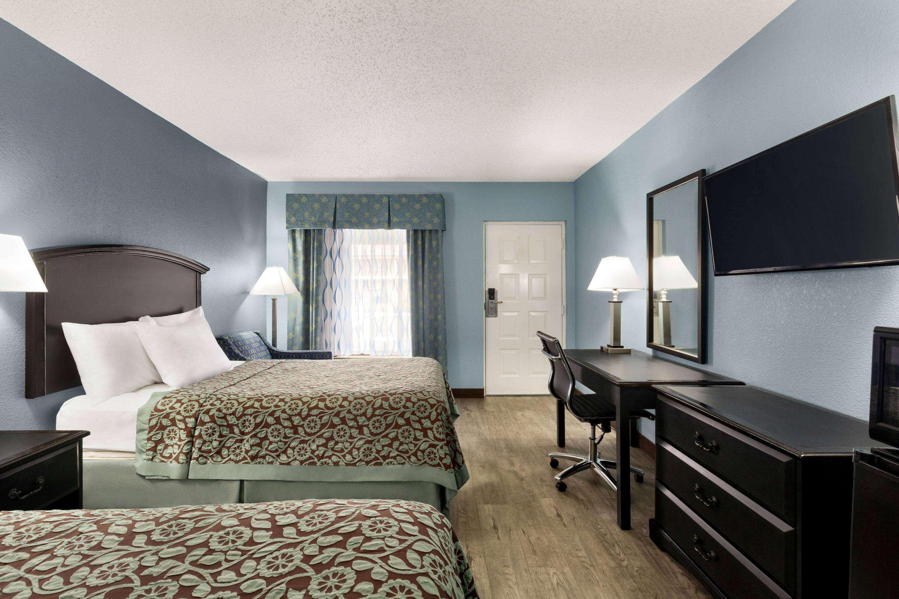 Days By Wyndham Roanoke Rapids Hotel