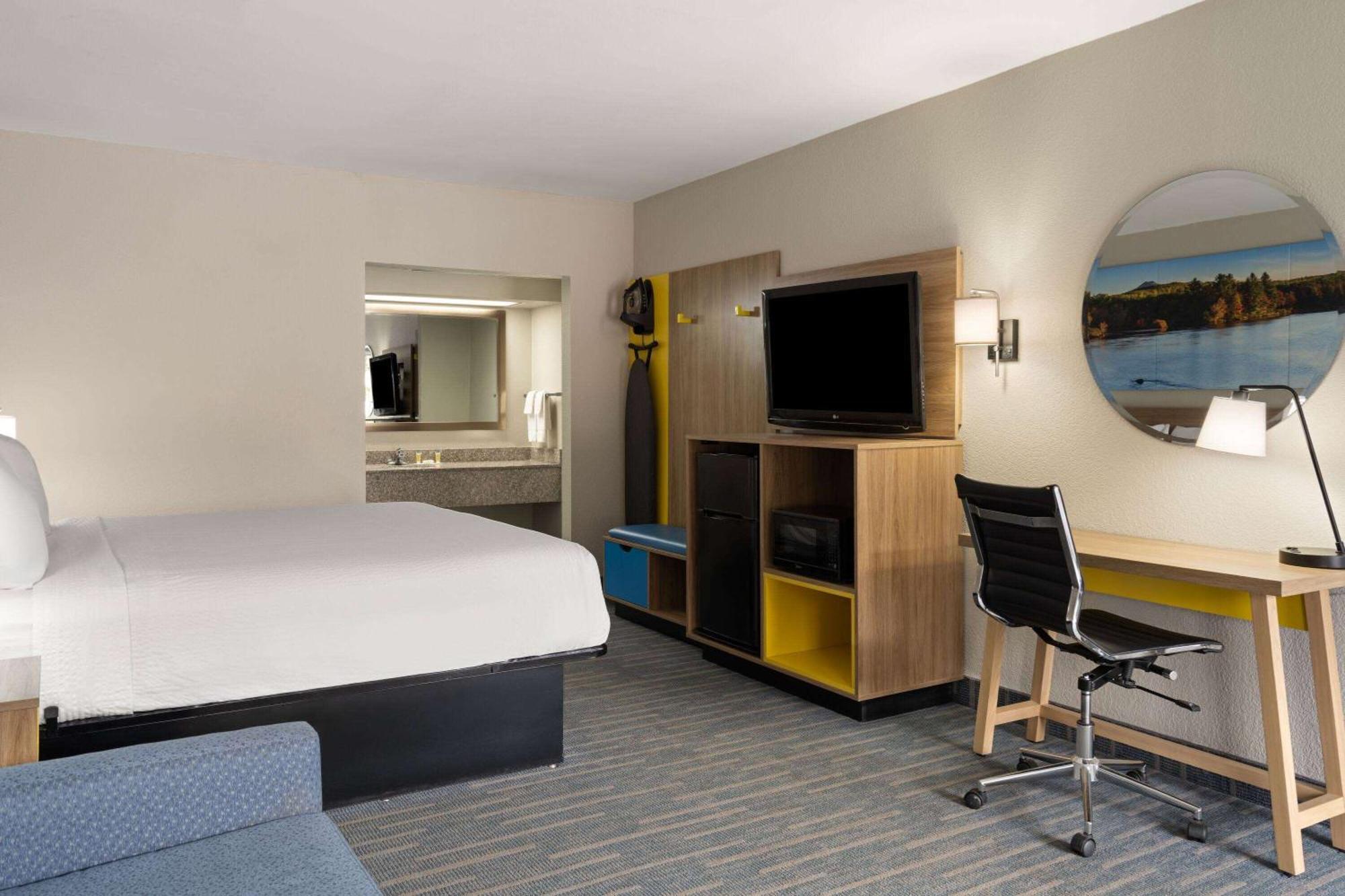 Days By Wyndham Roanoke Rapids Hotel 3*