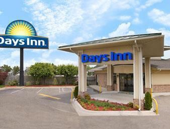 Days By Wyndham Roanoke Rapids Hotel
