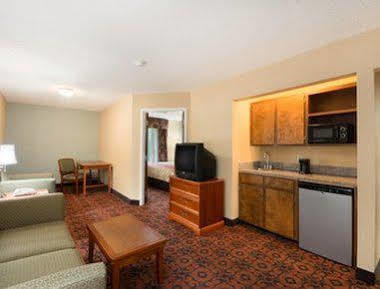 Days By Wyndham Roanoke Rapids Hotel 3*